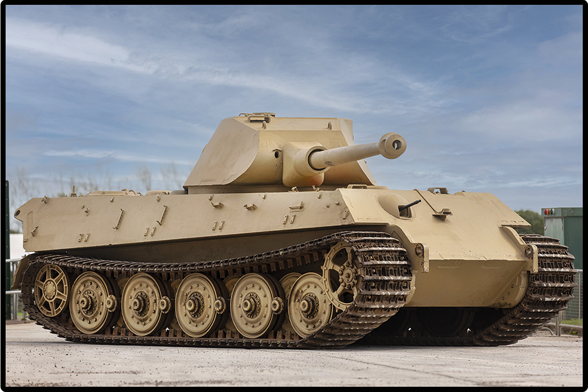Der originale Panzer Tiger II KTV2 in der Ausstellung des „The Tank Museum“.